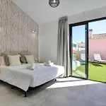Villa Picasso Caleta *